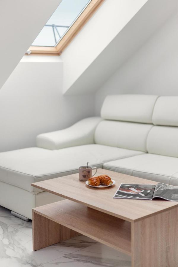 Luxurious Kaunas Basilica Apartment In Old Town By Urban Rent Exterior foto