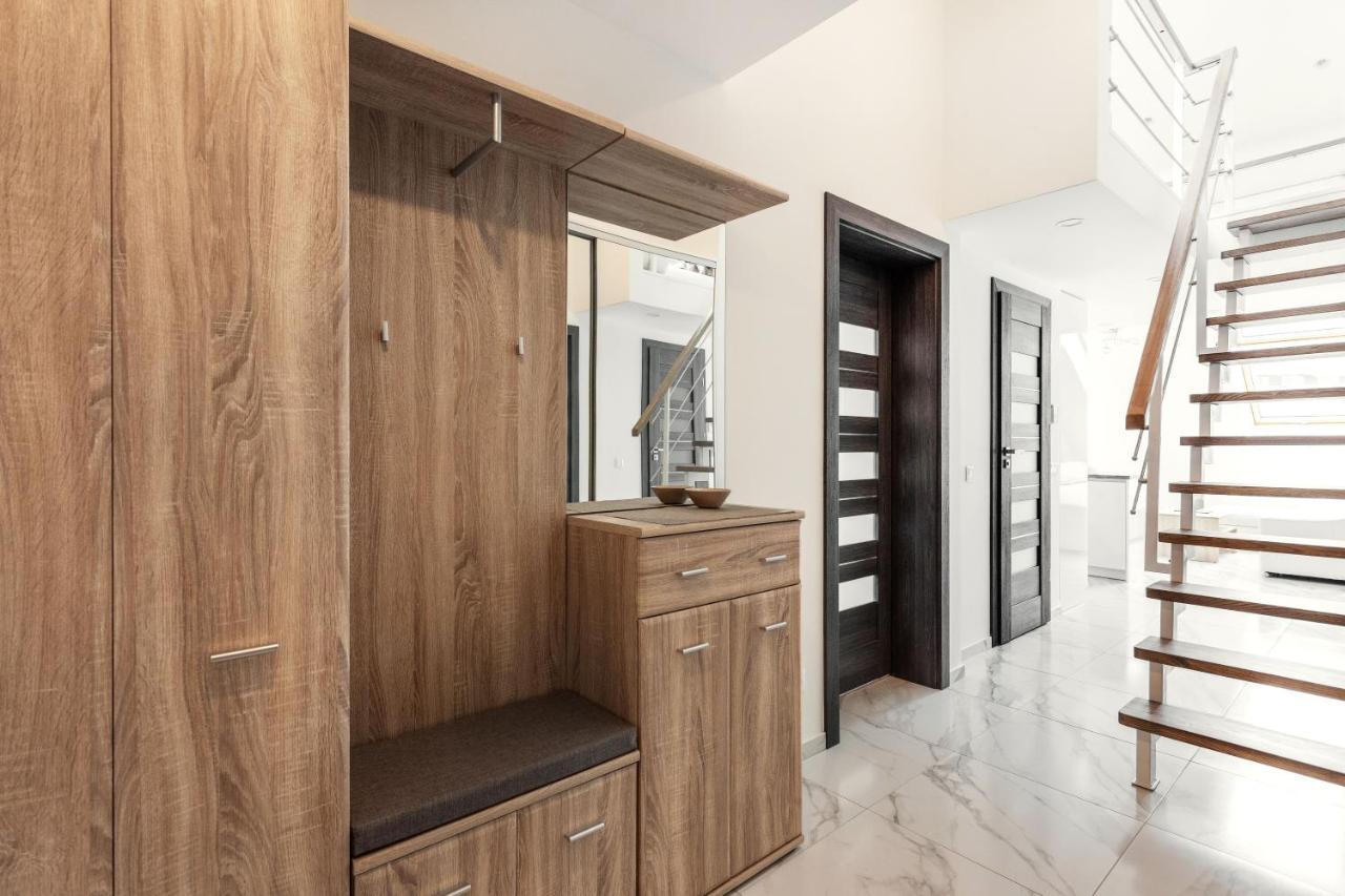 Luxurious Kaunas Basilica Apartment In Old Town By Urban Rent Exterior foto