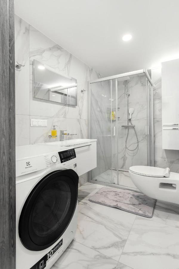 Luxurious Kaunas Basilica Apartment In Old Town By Urban Rent Exterior foto