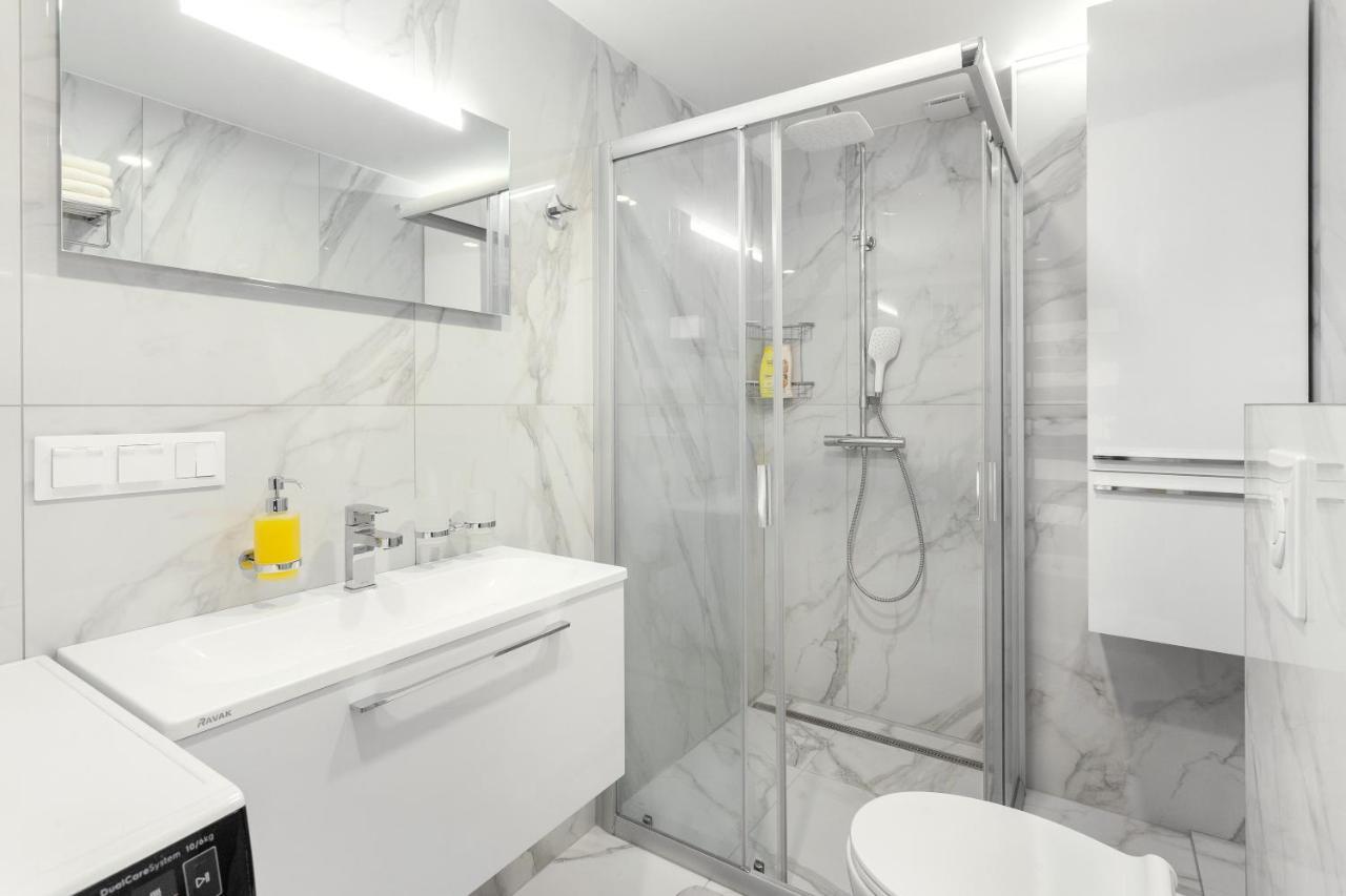Luxurious Kaunas Basilica Apartment In Old Town By Urban Rent Exterior foto