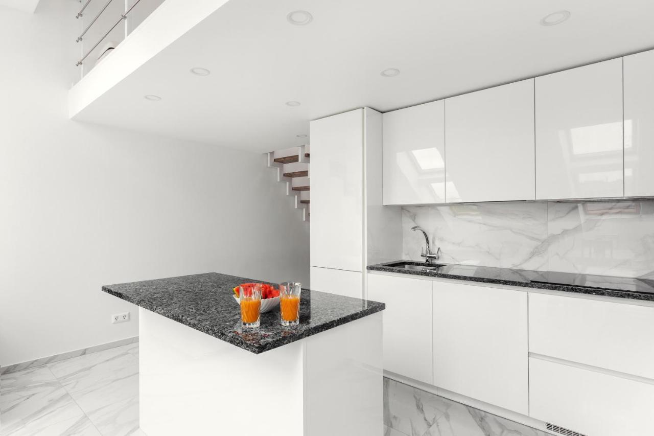 Luxurious Kaunas Basilica Apartment In Old Town By Urban Rent Exterior foto