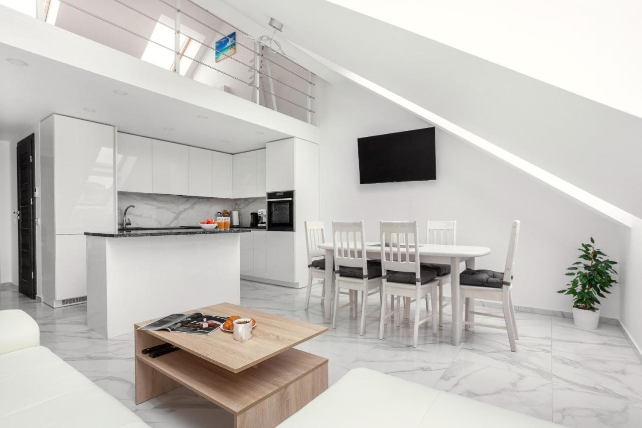 Luxurious Kaunas Basilica Apartment In Old Town By Urban Rent Exterior foto